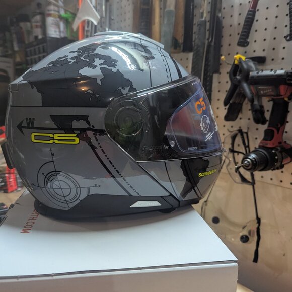 Schuberth C5 Motorcycle helmet - Picture 12 of 13